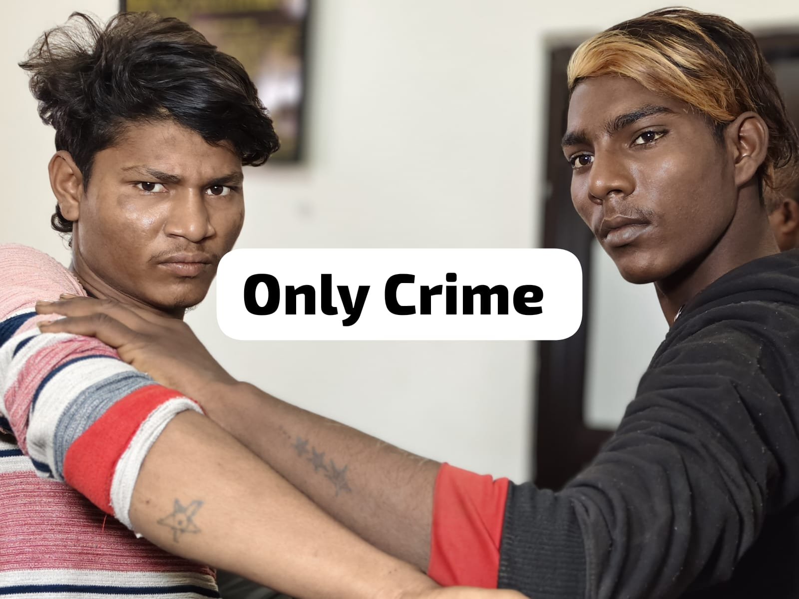 वाराणसी के कैंट स्टेशन पर स्टार गैंग के दो सदस्य गिरफ्तार, आभूषण संग नगदी हुआ बरामद,