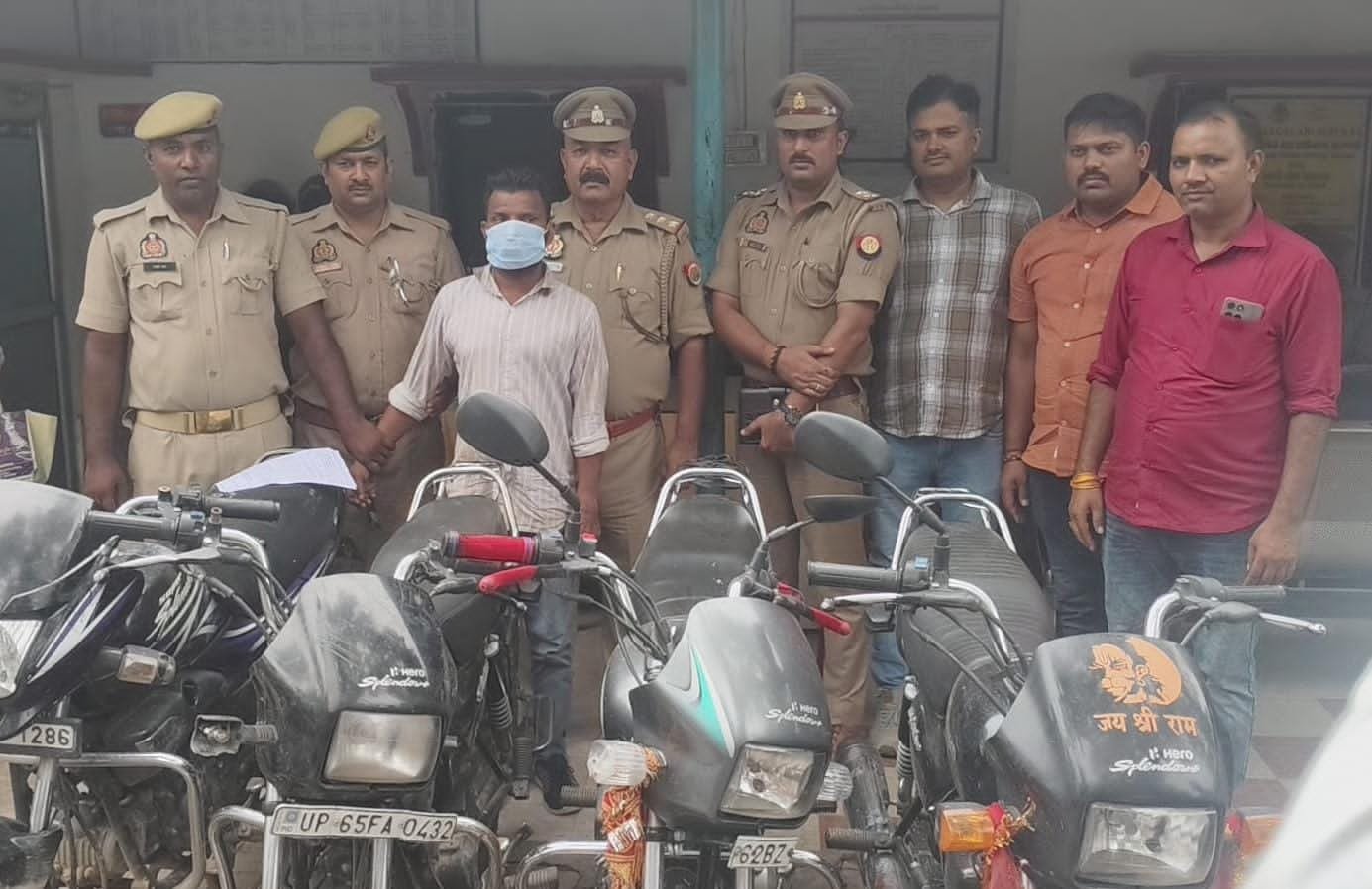 वाराणसी: अंतरजनपदीय वाहन चोर गिरफ्तार, चोरी की चार मोटरसाइकिल बरामद